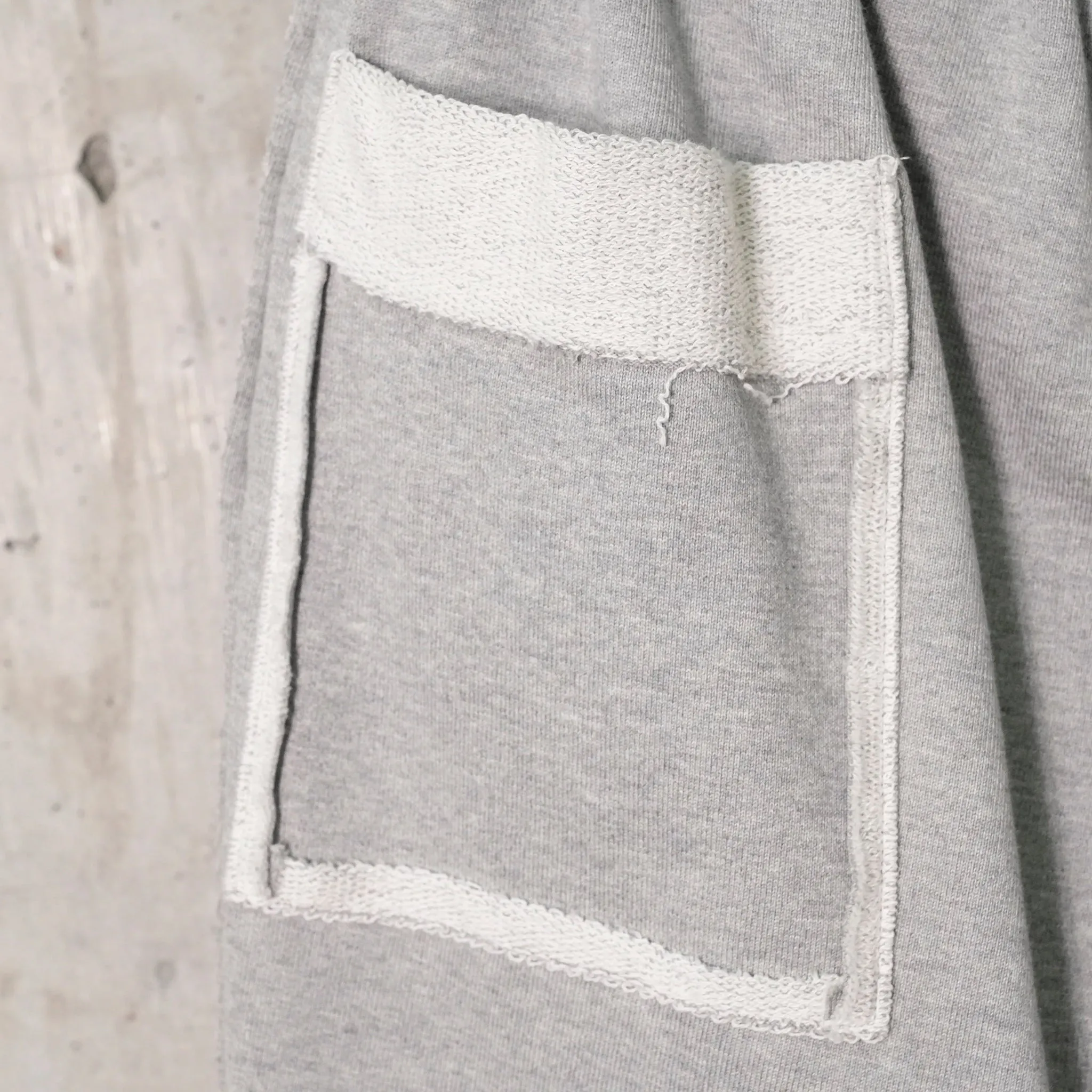 CUT-OFF SWEATSHORTS (PA042) / 011:TOP GRAY